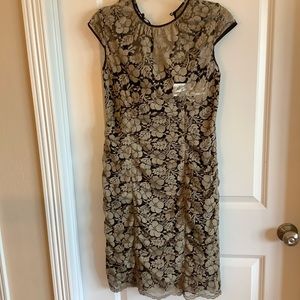 Adrianna Papell shred lace tan floral/ size 8.